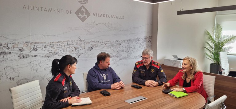 Reunió de treball amb els responsables de la zona dels Mossos d’Esquadra i representants municipals